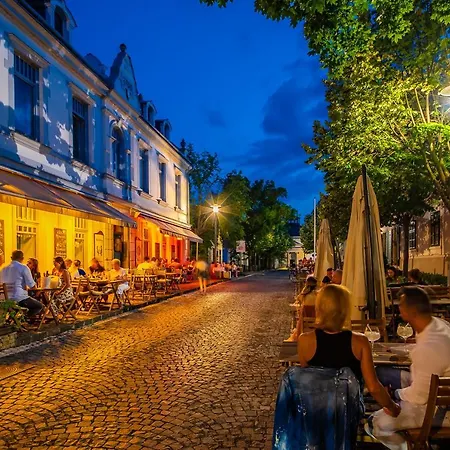 Bed & Breakfast Kedves Vendeghaz Balatonfured