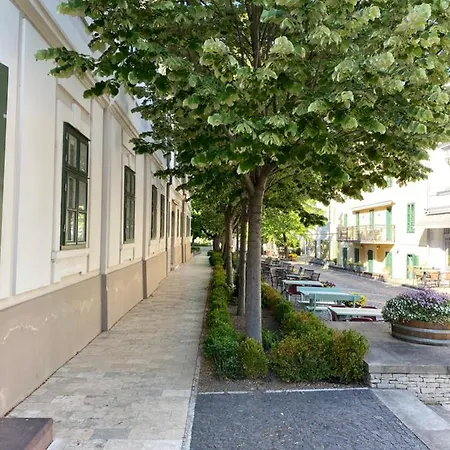 Kedves Vendeghaz Bed and Breakfast Balatonfüred