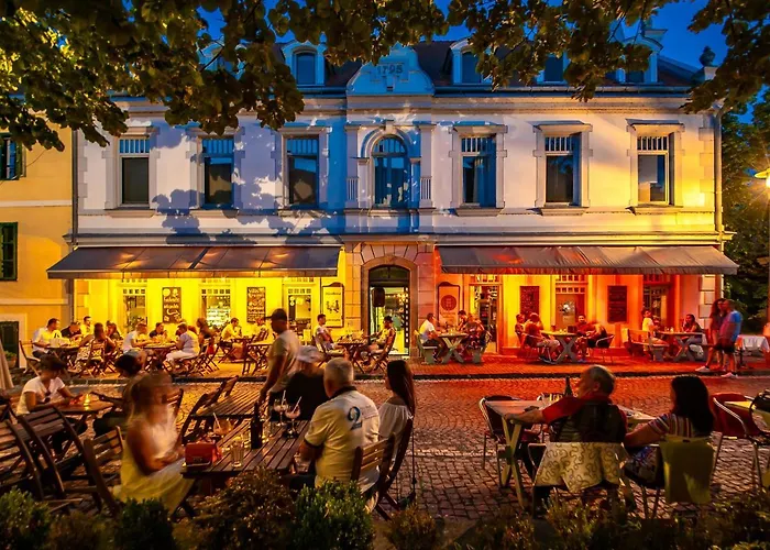 Kedves Couette-café 3*